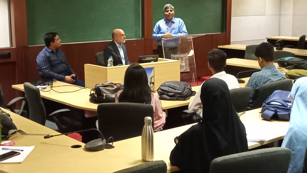 Meeting of the Director of the Center for Dialogue of Religions and Cultures with post graduate students of the Department of International Relations, University of Mumbai